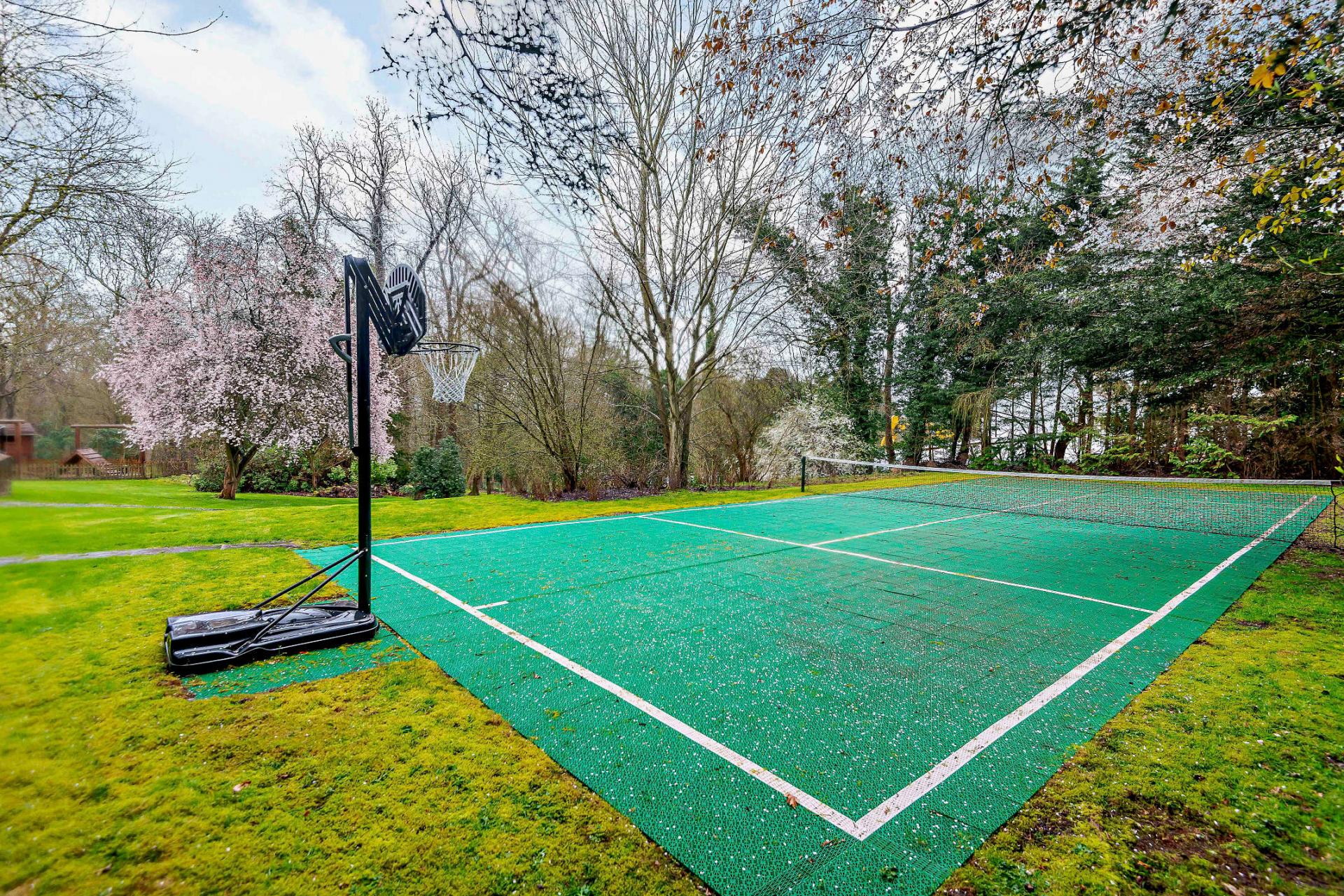 5 Bedroom Detached House For Sale in The Ridgeway, Cuffley Tennis COurt