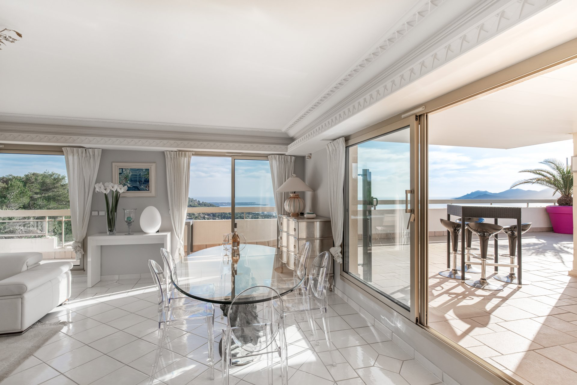 Cannes, France, 2 Bedroom Apartment