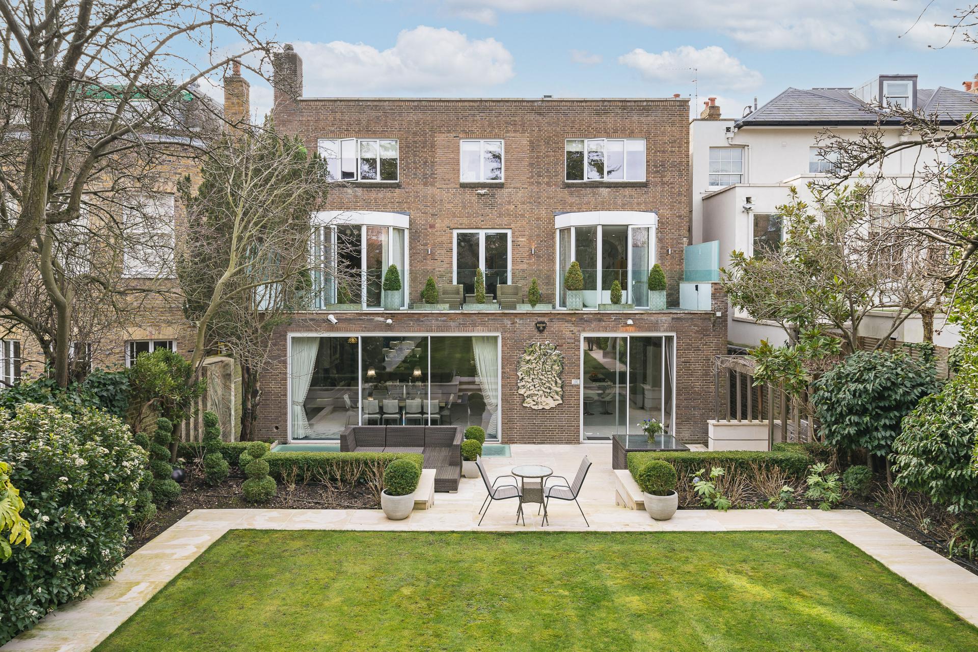Art Deco luxury London terraced house garden