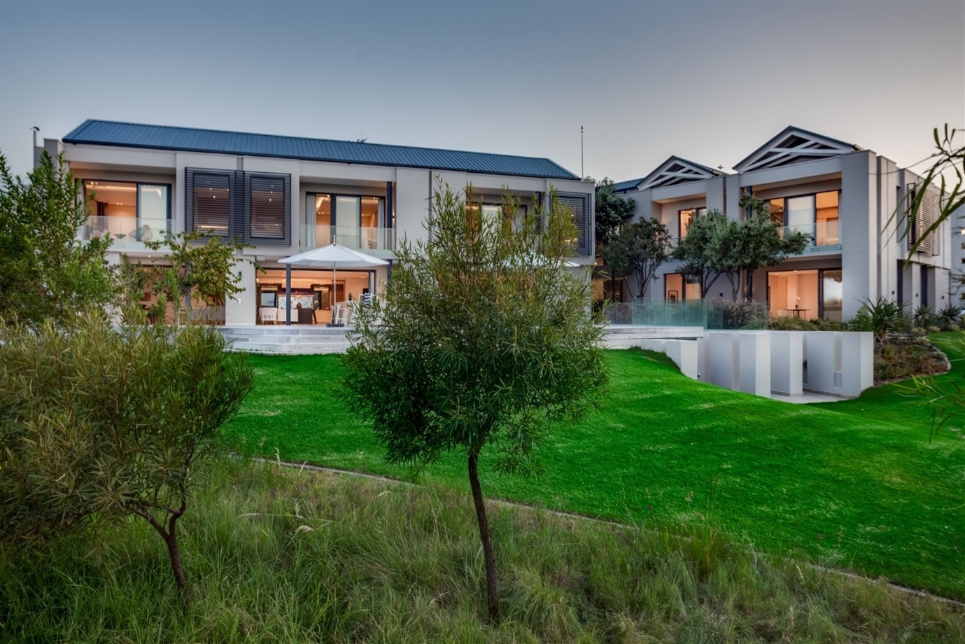 luxury_family_dream_home_in_waterfall_equestrian_estate_in_midrand_south_africa
