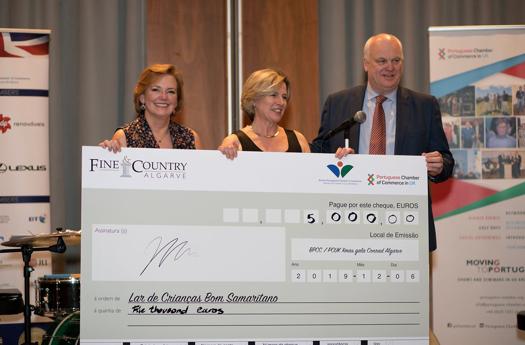 Fine & Country Algarve donates 5,000 euros to charity