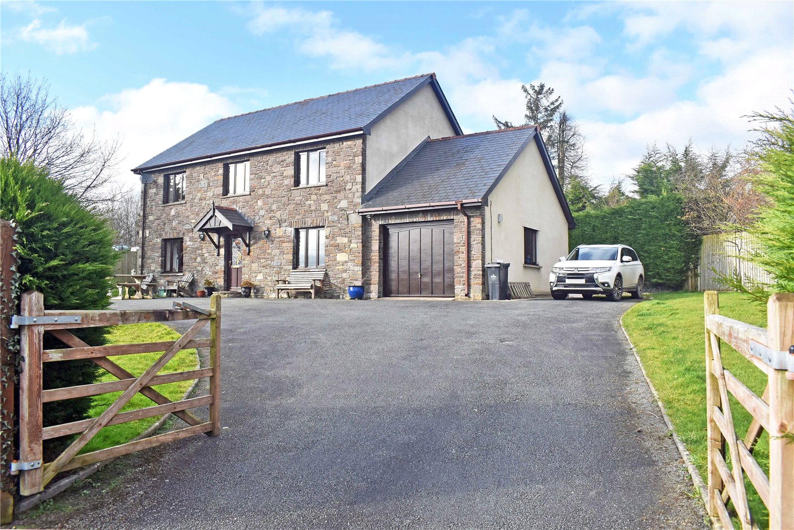 3 Bedroom Detached House for sale in Llandrindod Wells