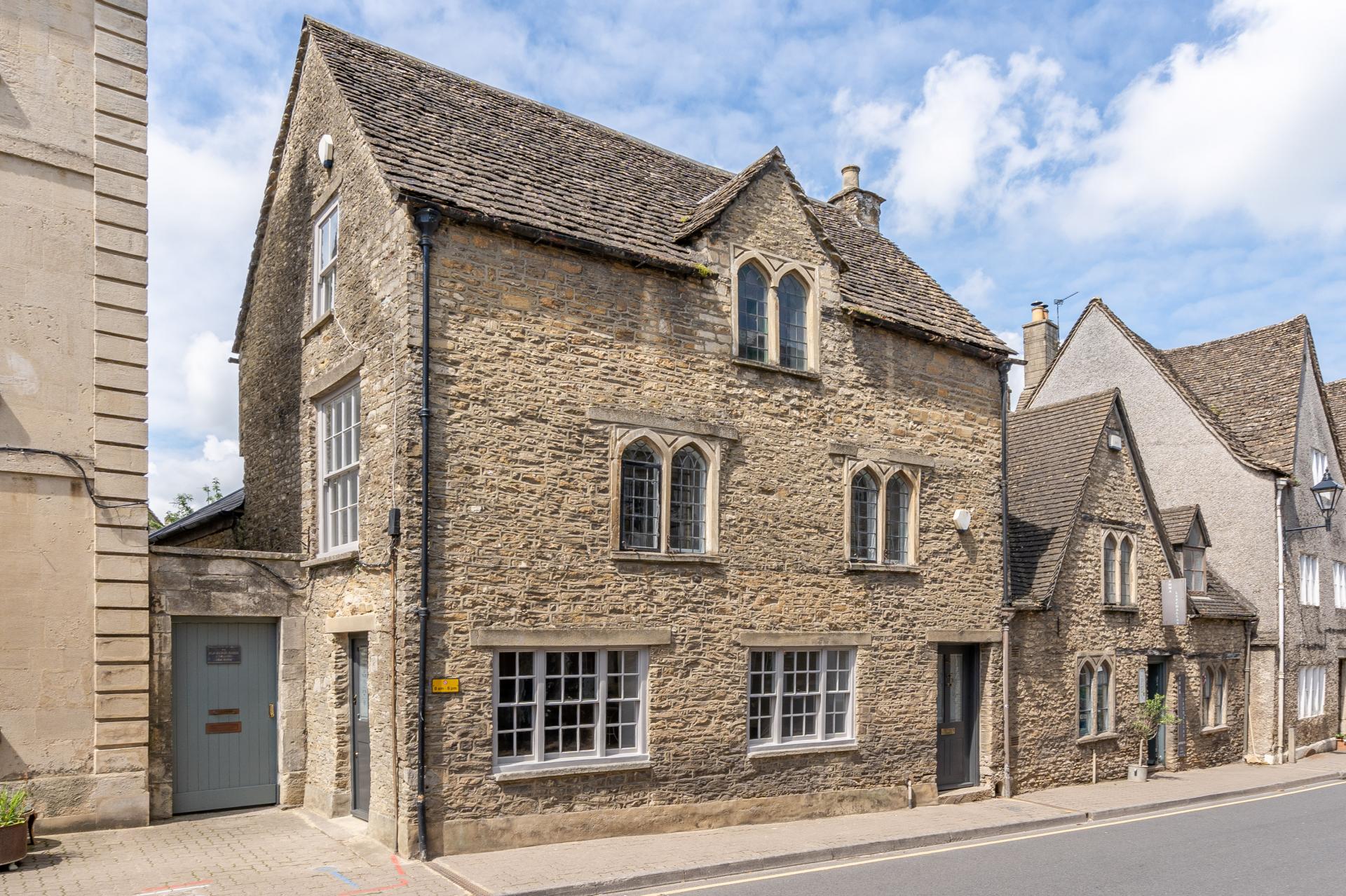 3 Bedroom Town House for sale in Tetbury