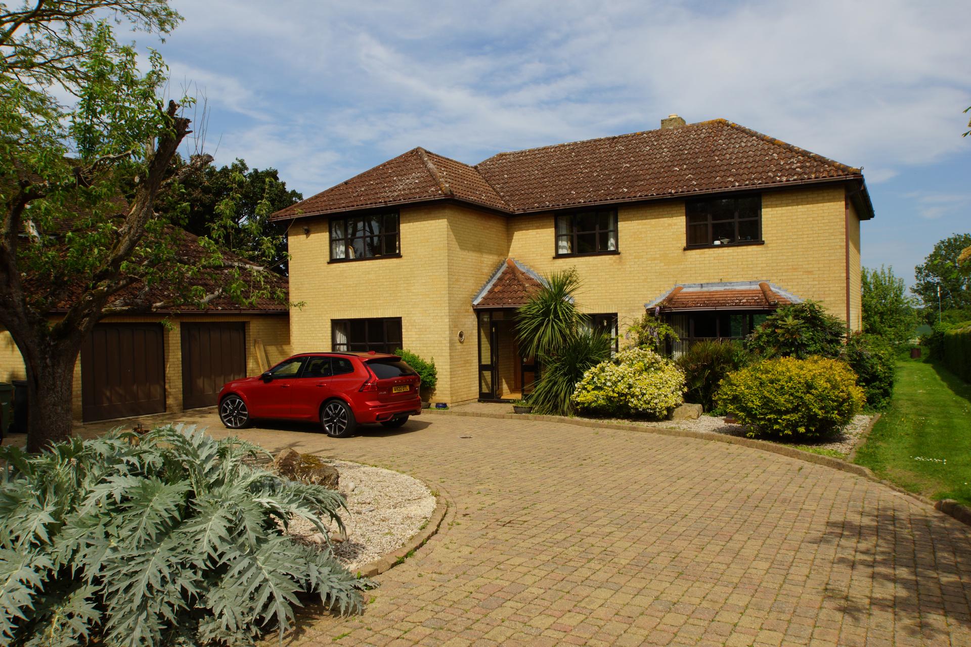 4 Bedroom Detached House for sale in Halstead