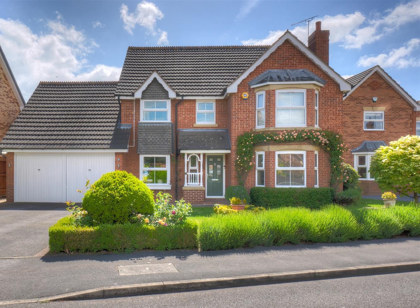 4 Bedroom Detached House for sale in Nottingham