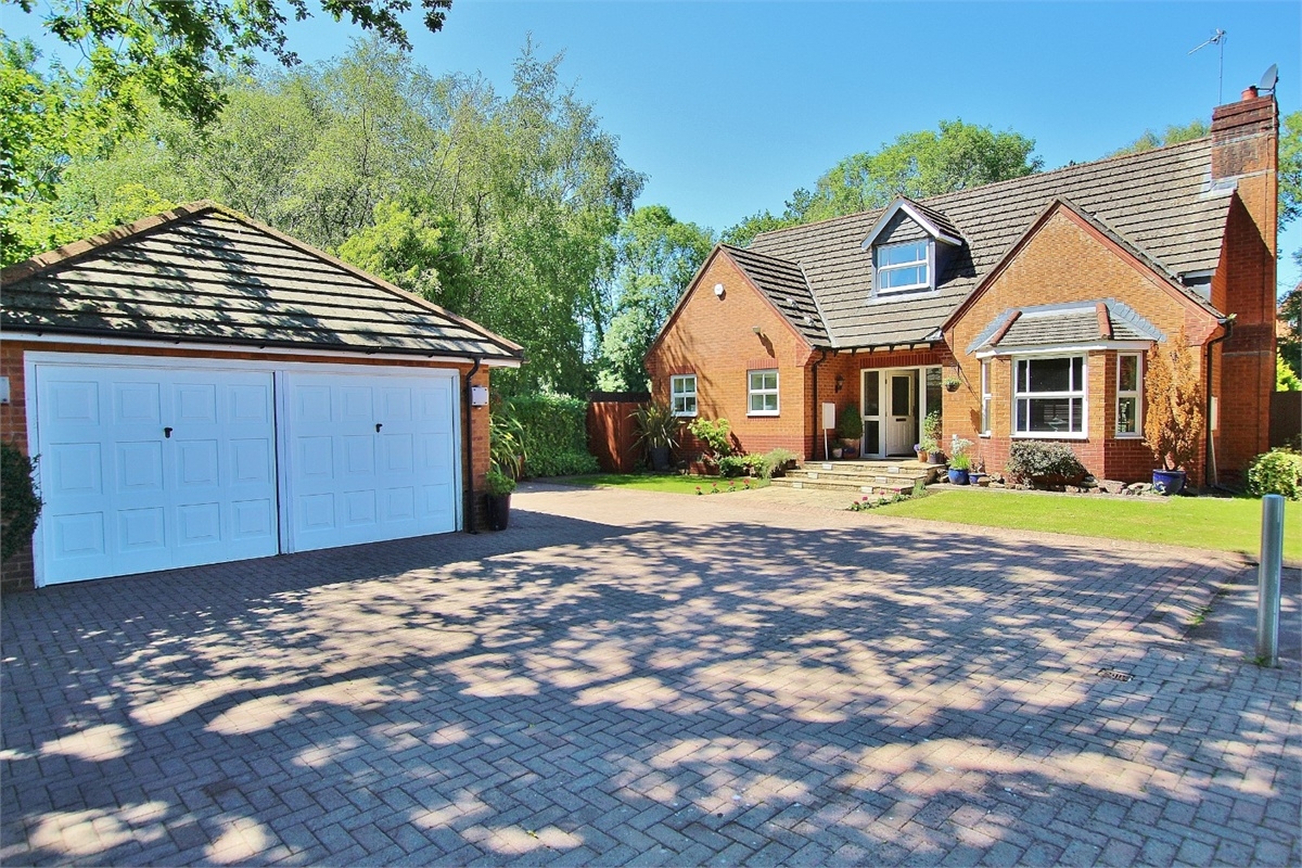 5 Bedroom Detached House for sale in Cardiff