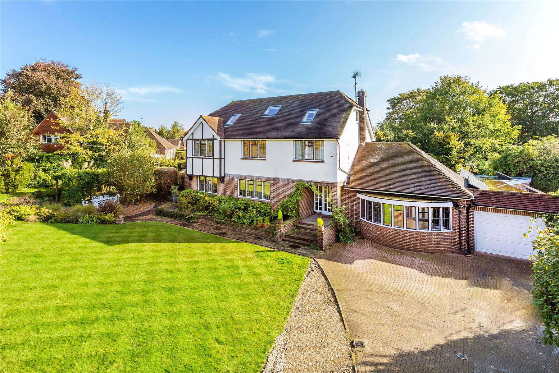 5 Bedroom Detached House for sale in Woking