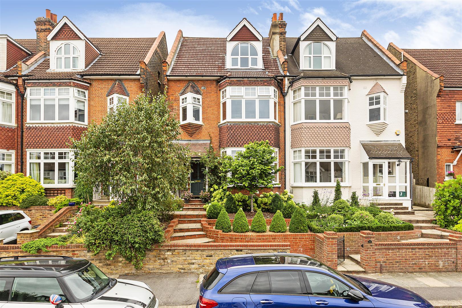 5 Bedroom Semi-Detached House for sale in Wimbledon
