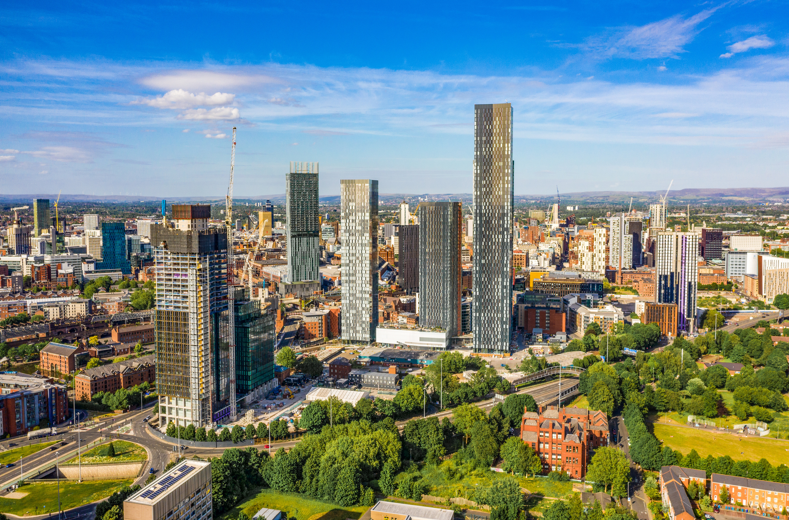 aerial_shot_of_manchester_uk_on_a_beautiful_summer_day_3