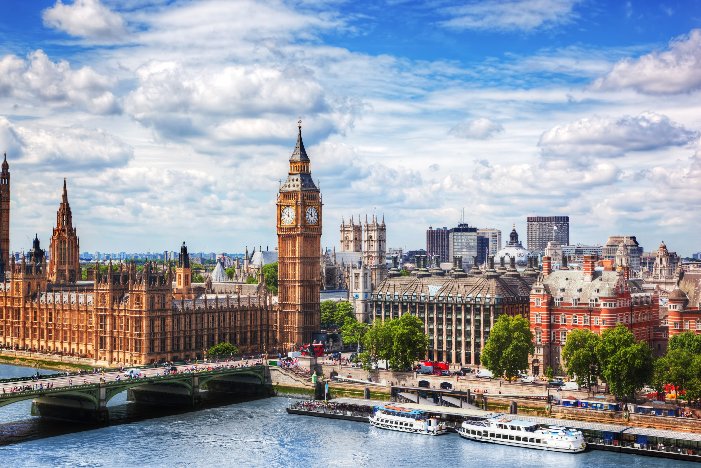 big_ben_westminster_bridge_on_river_thames_in_london_the_uk
