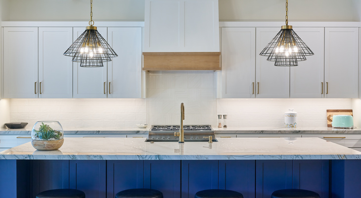 blue_kitchen_with_pendant_lights