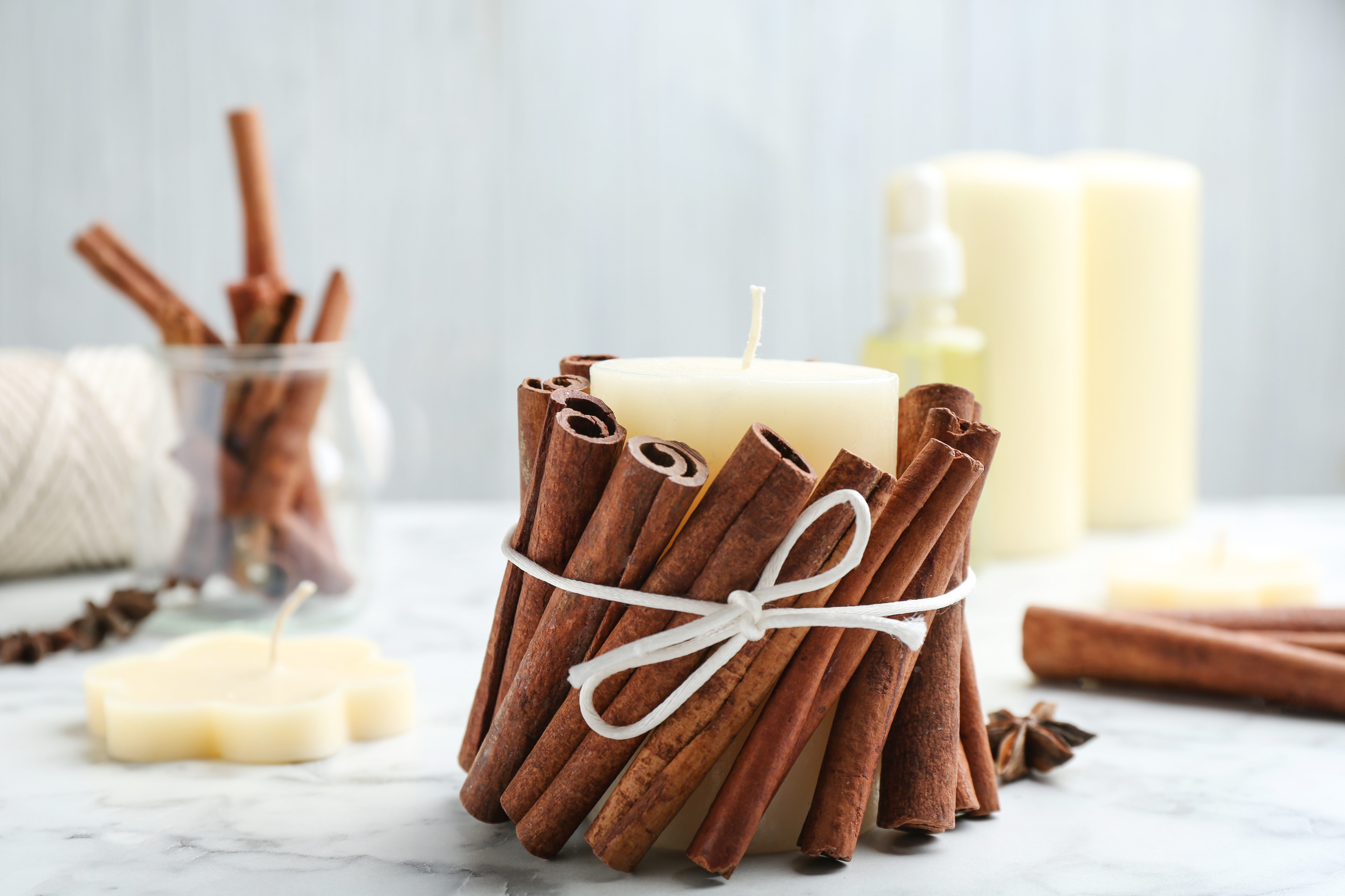 cinnamon scented candle