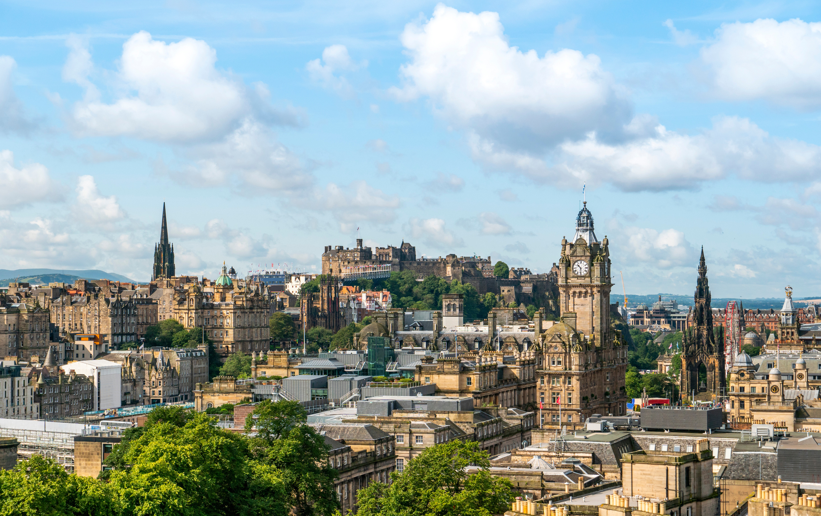 edinburgh_scotland_skyline_viewed_from_calton_hill