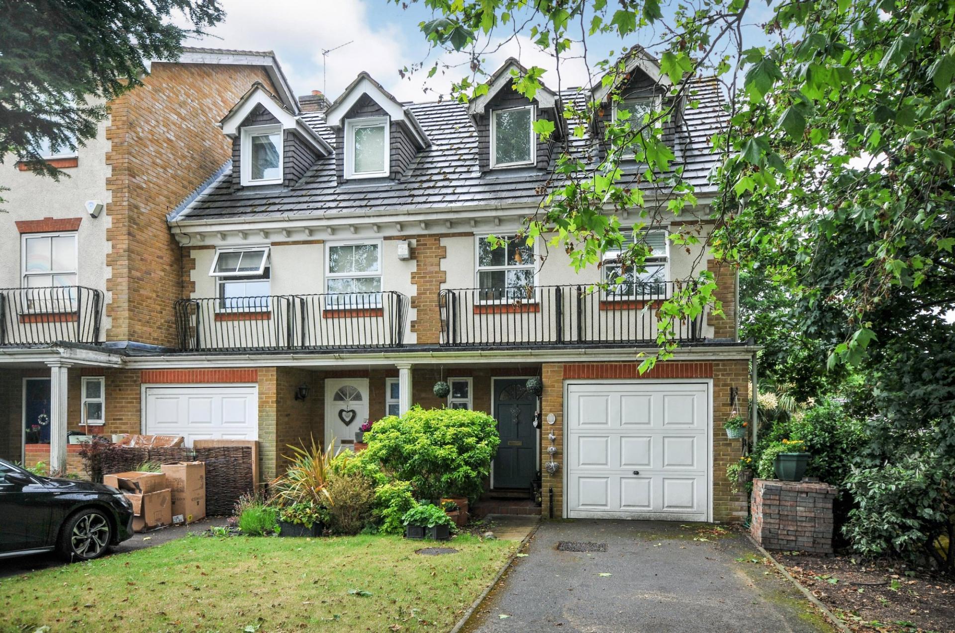 four bedroom terraced house in Bromley London