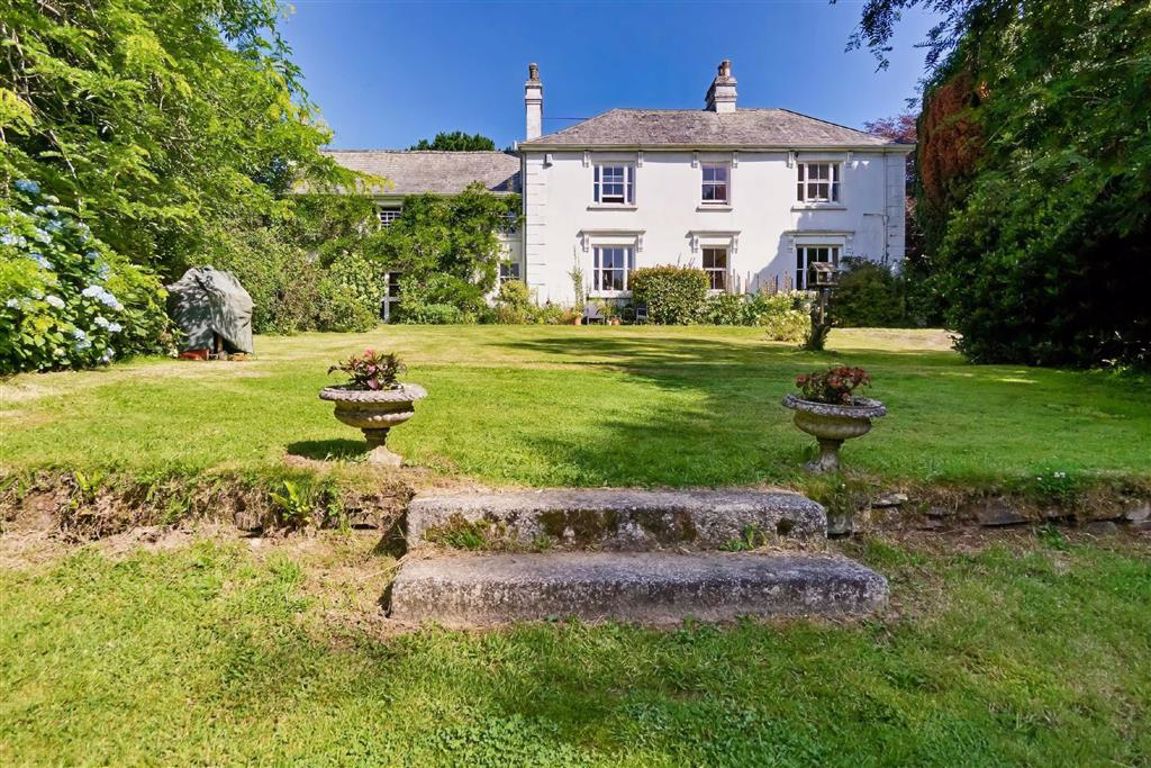 Georgian style country farmhouse in Liskeard Cornwall