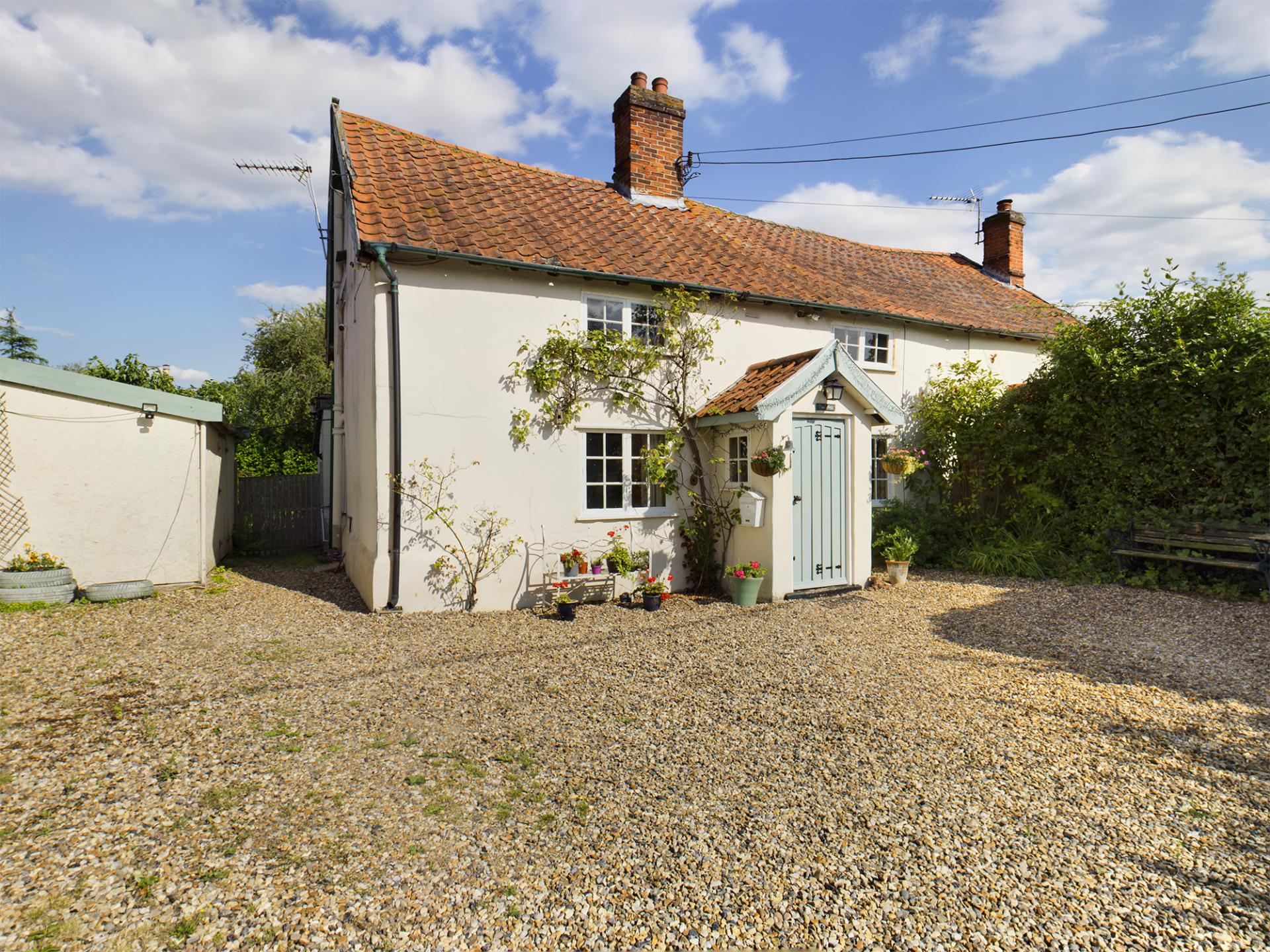 Grade II Listed country cottage in Norfolk