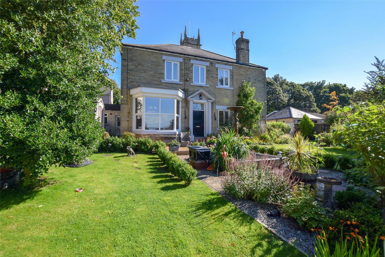 spacious five bedroom detached family home in Crook Durham