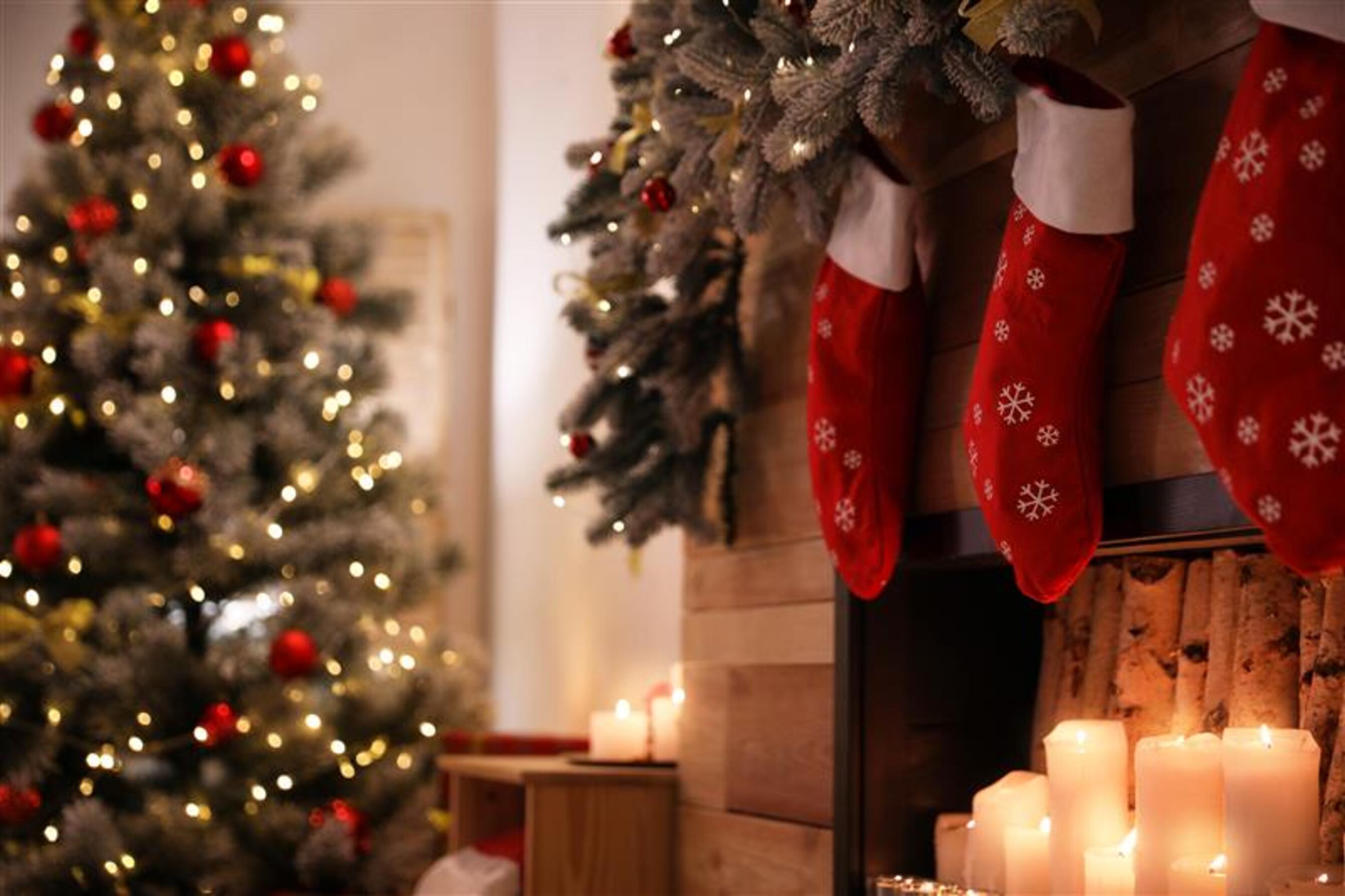 stylish_room_interior_with_decorative_fireplace