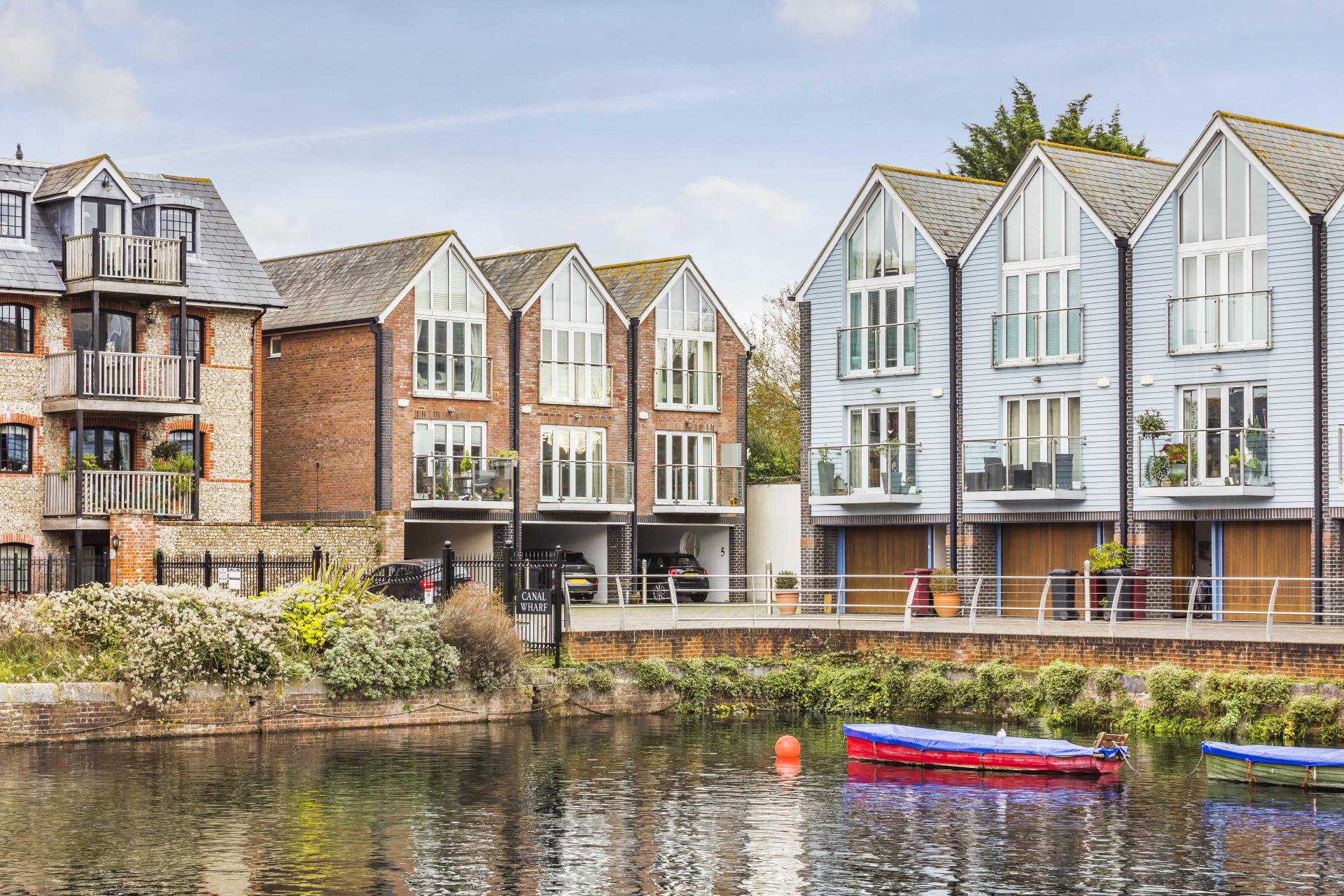 waterside 3 Bedroom End of Terrace House for sale in West Sussex