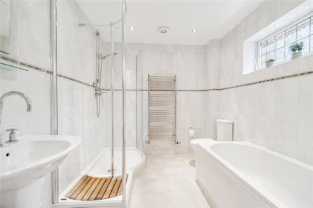 Master En-Suite