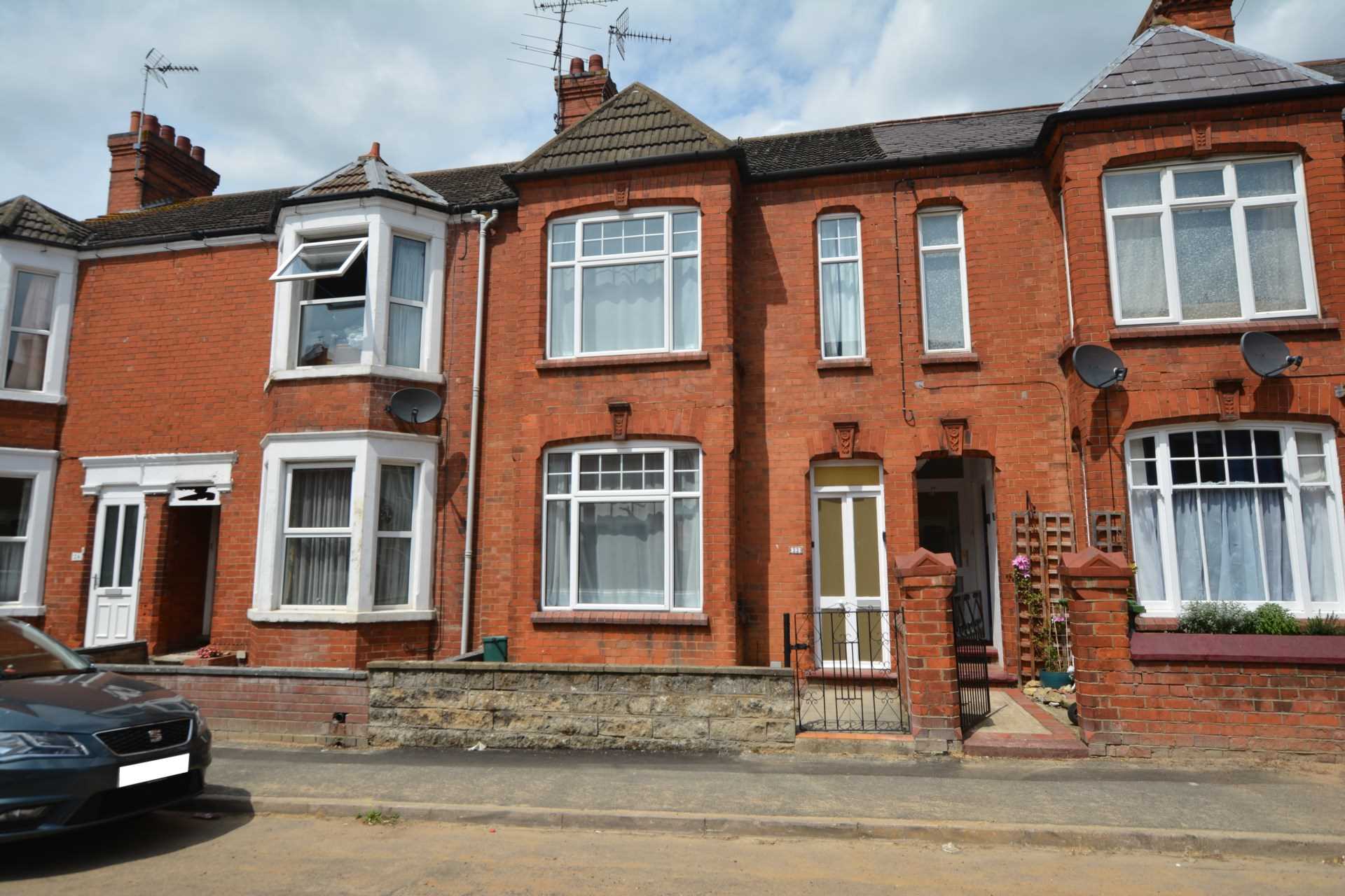 3 Bedroom Terraced House For Sale In Milton Keynes