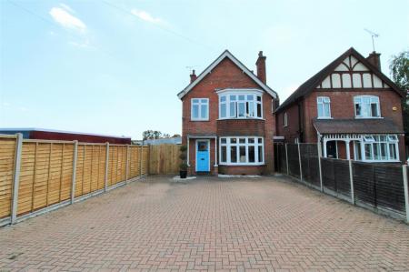 3 Bedroom Houses For Sale Farnborough