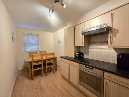 2 bedroom Maisonette to let in Margaret Place, Aberdeen, AB10