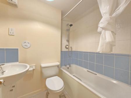 2 bedroom Maisonette to let in Margaret Place, Aberdeen, AB10