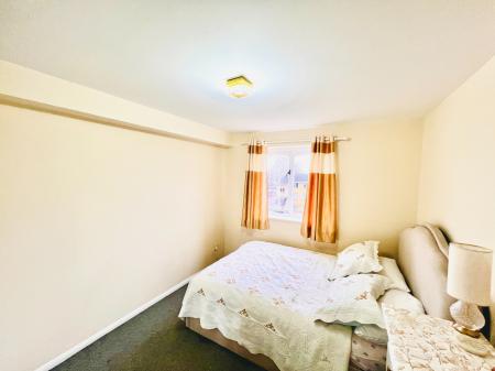 2 bedroom Flat for sale in Ascot Court, Aldershot