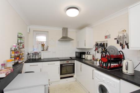 2 bedroom Flat for sale in Andover Road, Ludgershall, SP11