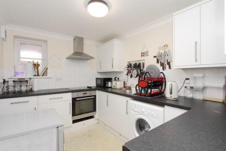 2 bedroom Flat for sale in Andover Road, Ludgershall, SP11
