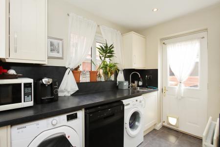 5 bedroom Detached house for sale in Blueberry Gardens, Andover, SP10