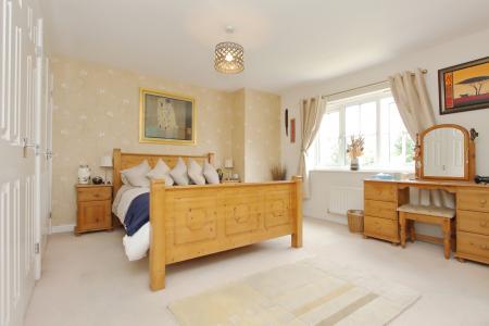 5 bedroom Detached house for sale in Blueberry Gardens, Andover, SP10