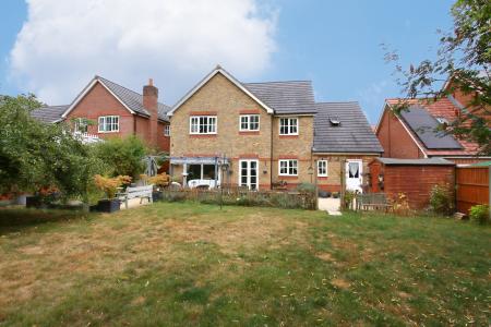 5 bedroom Detached house for sale in Blueberry Gardens, Andover, SP10