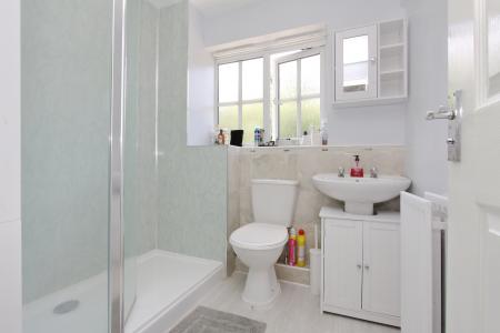 5 bedroom Detached house for sale in Blueberry Gardens, Andover, SP10