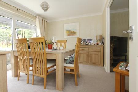 5 bedroom Detached house for sale in Blueberry Gardens, Andover, SP10