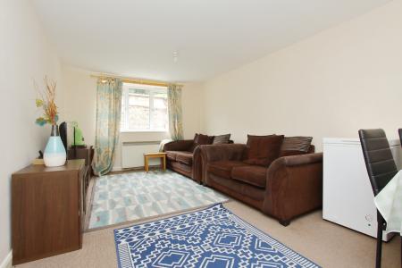 2 bedroom Flat for sale in Chandlers Court, Tidworth, SP9