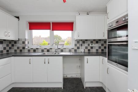 3 bedroom Bungalow for sale in Parkview Close, Charlton, Andover, SP10