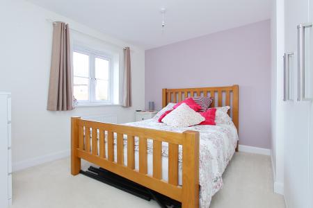 4 bedroom Detached house for sale in Locksbridge Road, Andover, Andover, SP11