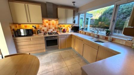 3 bedroom Link detached house for sale in Cherry Tree Drive, Cirencester, GL7