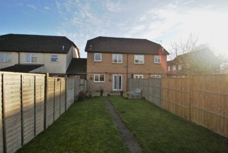 3 bedroom Semi-detached house to let in Swallowfields, Andover, SP10