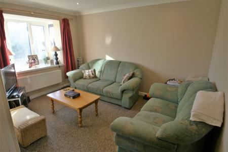 3 bedroom Semi-detached house to let in Swallowfields, Andover, SP10