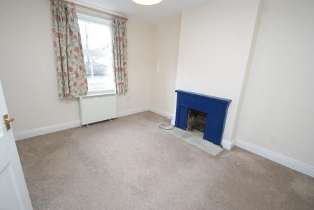 3 bedroom Terraced House to let in High Street, Shipton Bellinger, SP9