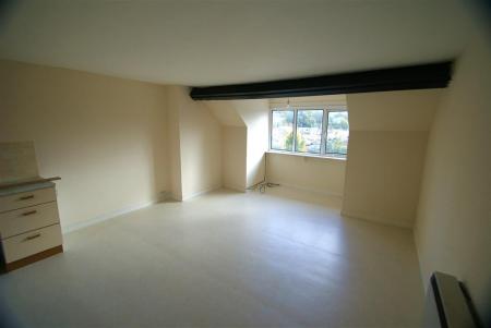 1 bedroom Flat to let in Station Road, Ludgershall, SP9