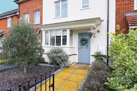 4 bedroom Terraced House for sale in Locksbridge Road, Andover, Andover, SP11