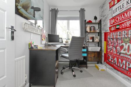 4 bedroom Terraced House for sale in Locksbridge Road, Andover, Andover, SP11