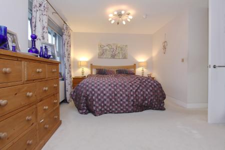 3 bedroom Detached house for sale in Farrs Avenue, Andover, SP10