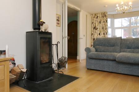 3 bedroom Detached house for sale in Farrs Avenue, Andover, SP10