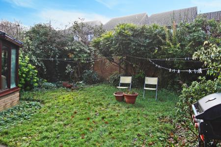 4 bedroom Detached house for sale in Lillywhite Crescent, Andover, Andover, SP10