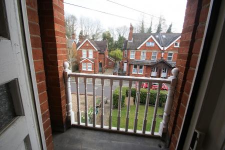 1 bedroom Flat to let in Junction Road, Andover, SP10